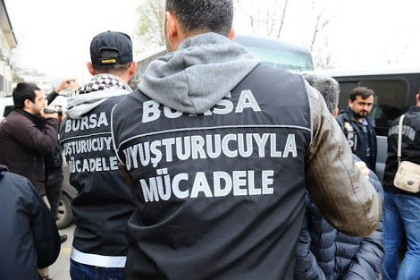 Bursa polisi zehir tacirlerine göz açtırmıyor! 2 tutuklama