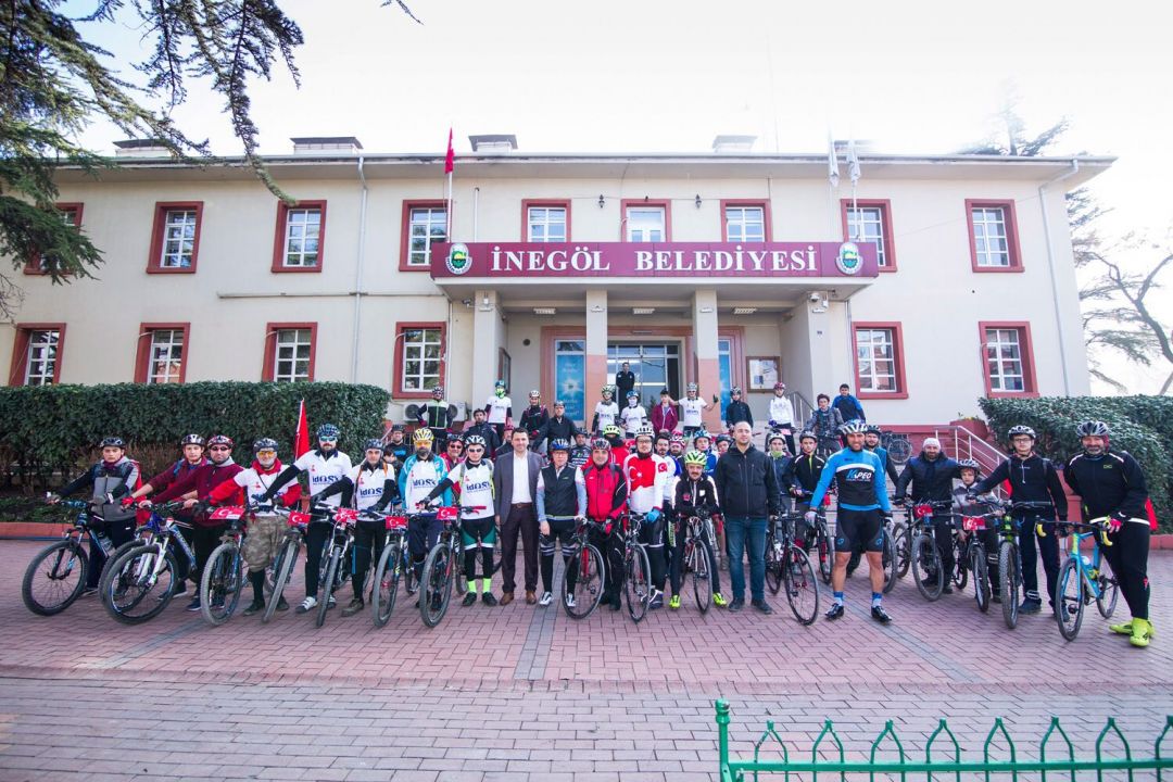İnegöllü Bisikletçiler Şehitlerimiz İçin Pedal Bastı