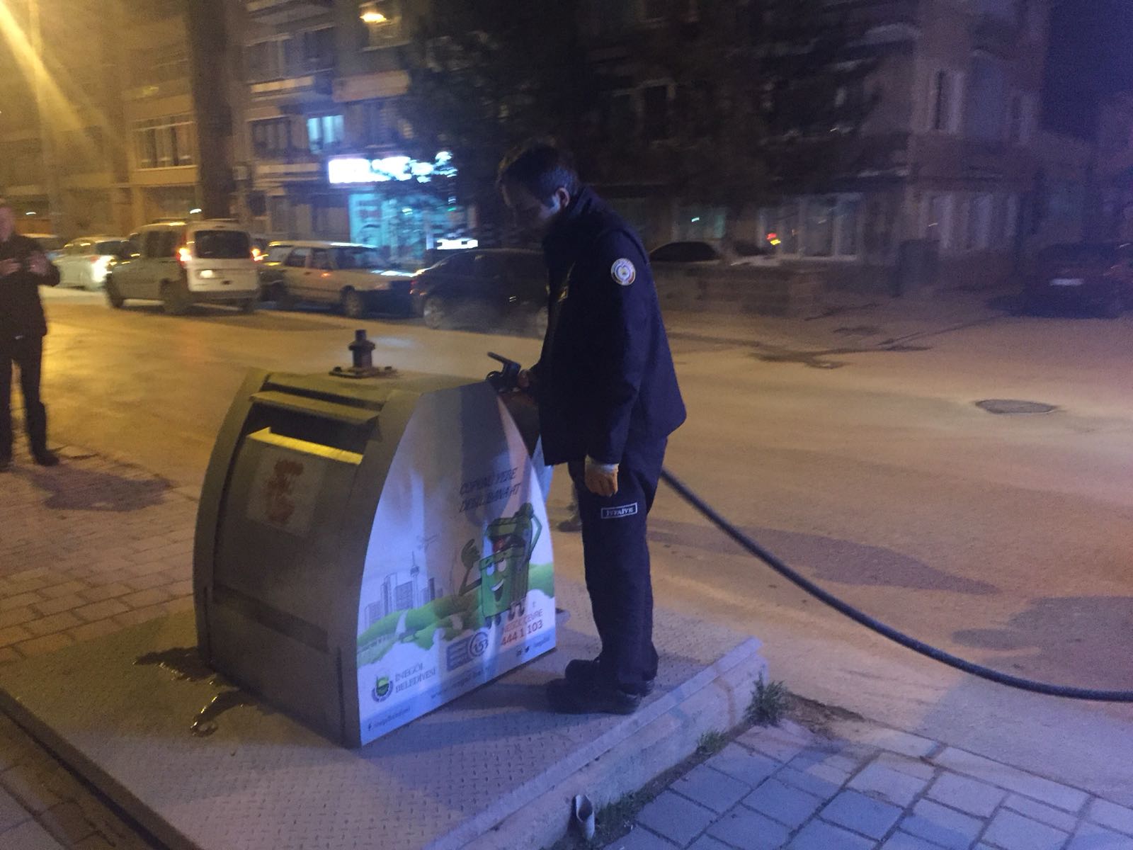 Yeraltı Konteynerı Alev Aldı