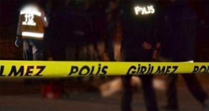 Evinde Ölü Halde Bulundu