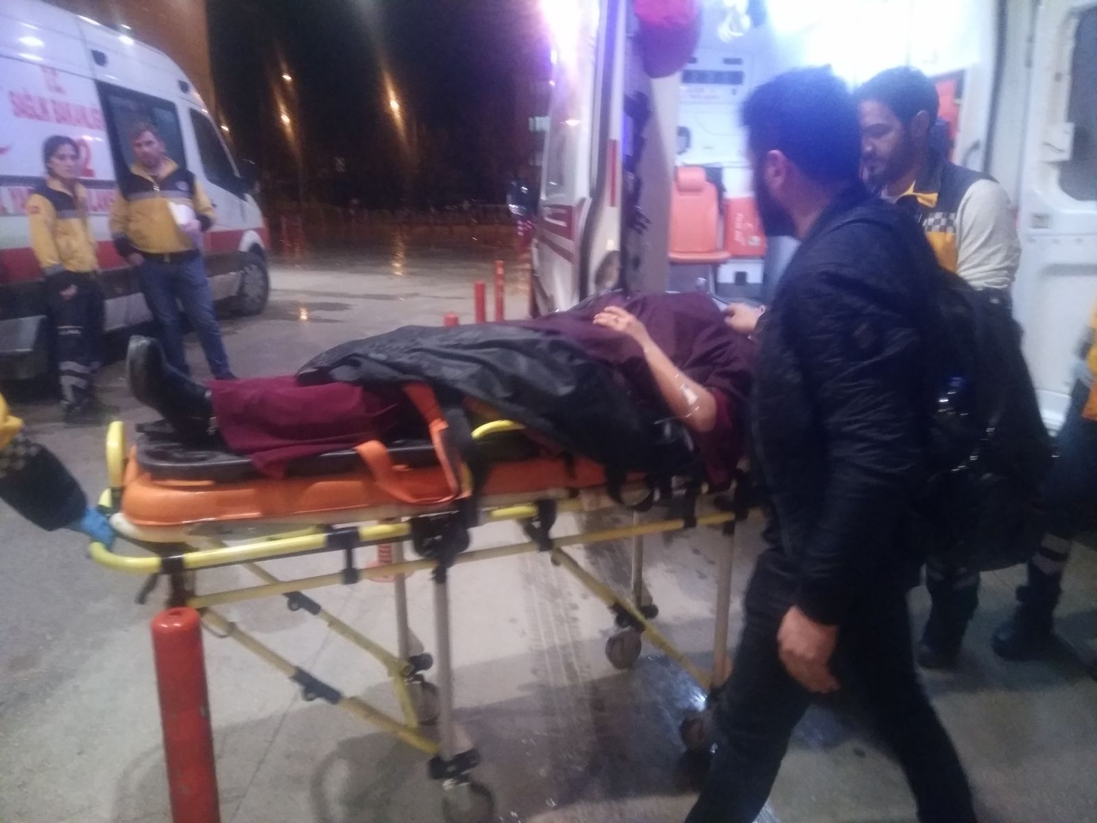 Ankara Yolunda Kontrolden Çıkan Araç Bariyerlere Girdi