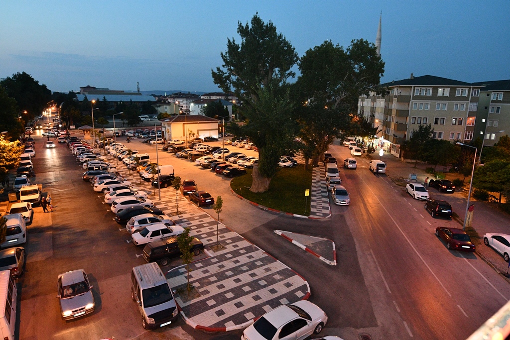Kültürpark Girişindeki Otopark Yeni Görünümüne Kavuştu