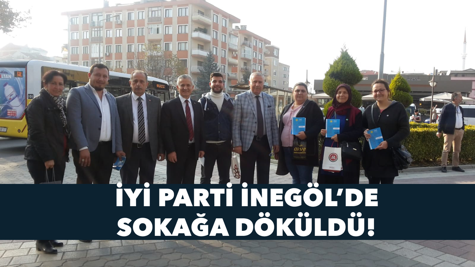 İYİ Parti İnegöl’de kadına şiddete tepki için sokağa döküldü