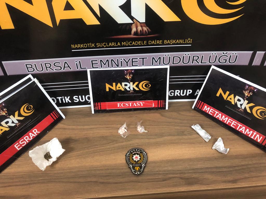 Gece bekçileri uyuşturucu tacirlerine göz açtırmıyor