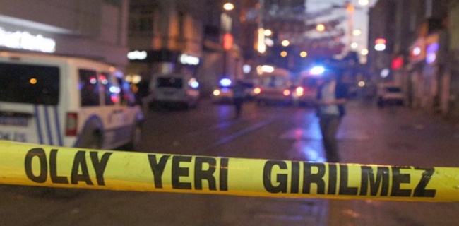 Eşini ve çocuğunu öldürüp intihar etti