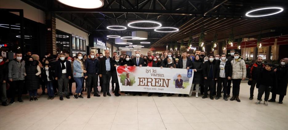 İnegöl Eren İle Duygulandı “İyi Ki Varsın Eren”