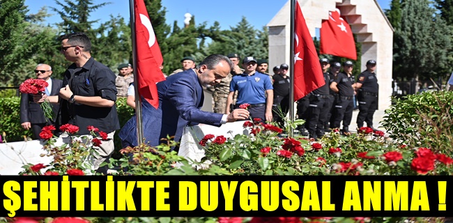 Şehitlikte duygusal anma