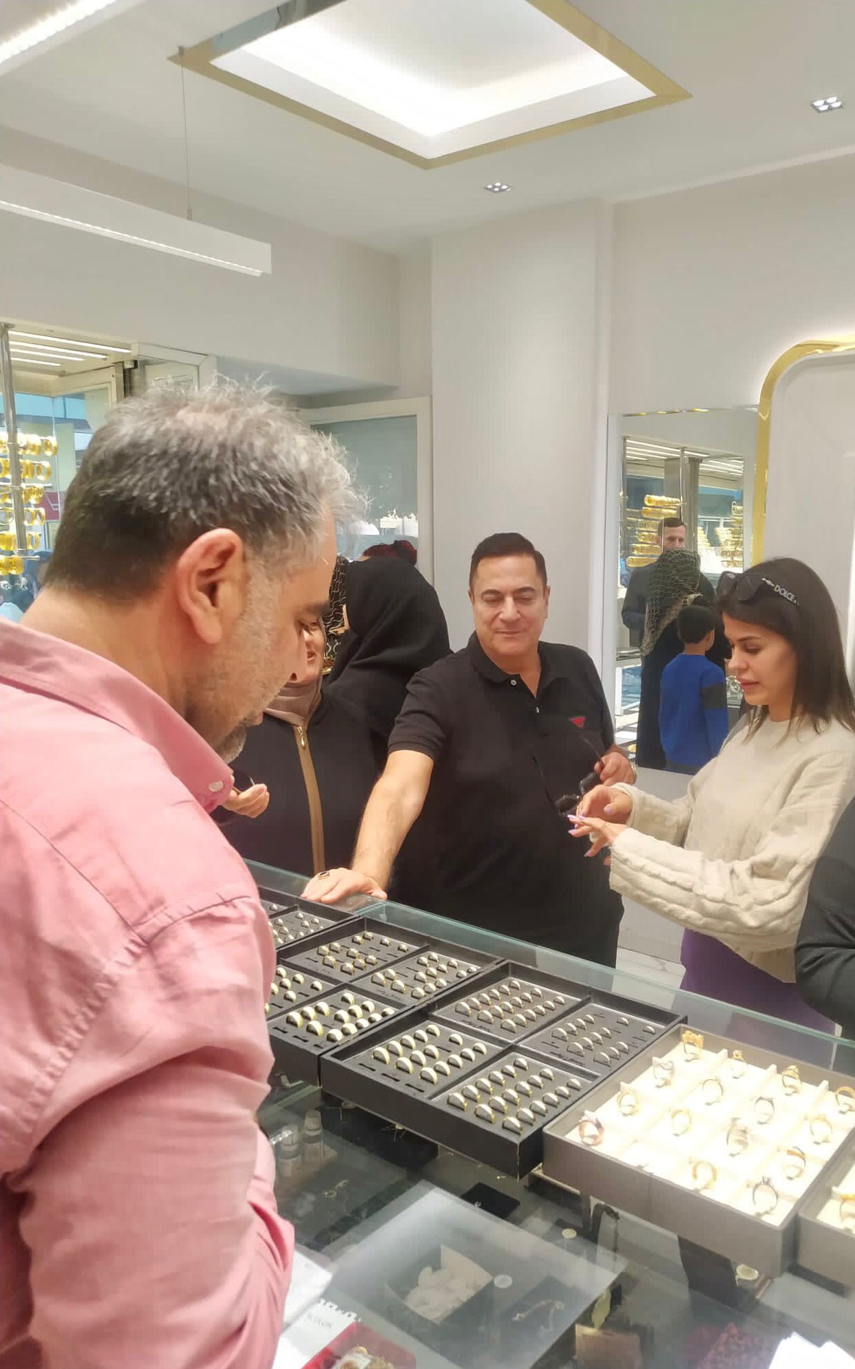 Ünlü Show men Mehmet Ali Erbil İnegöl