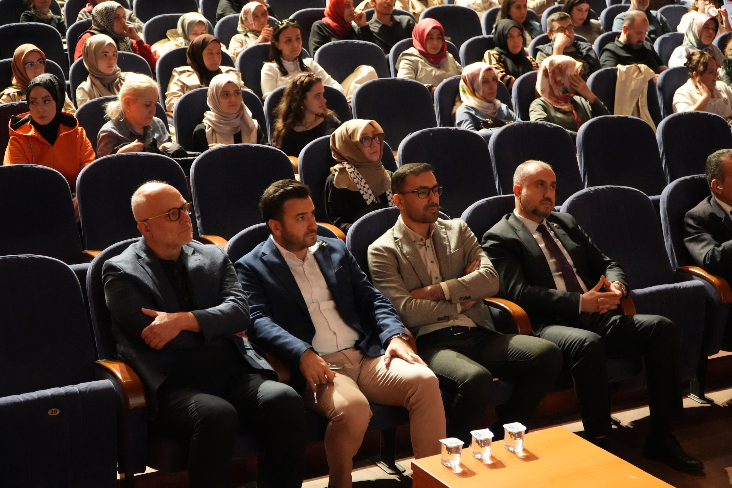 Büyükşehir’den ailelere ‘iletişim semineri’